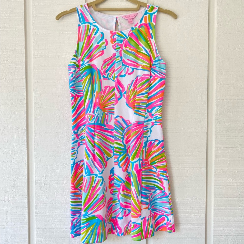🌺 LILLY PULITZER 🌺
pullover shift dress